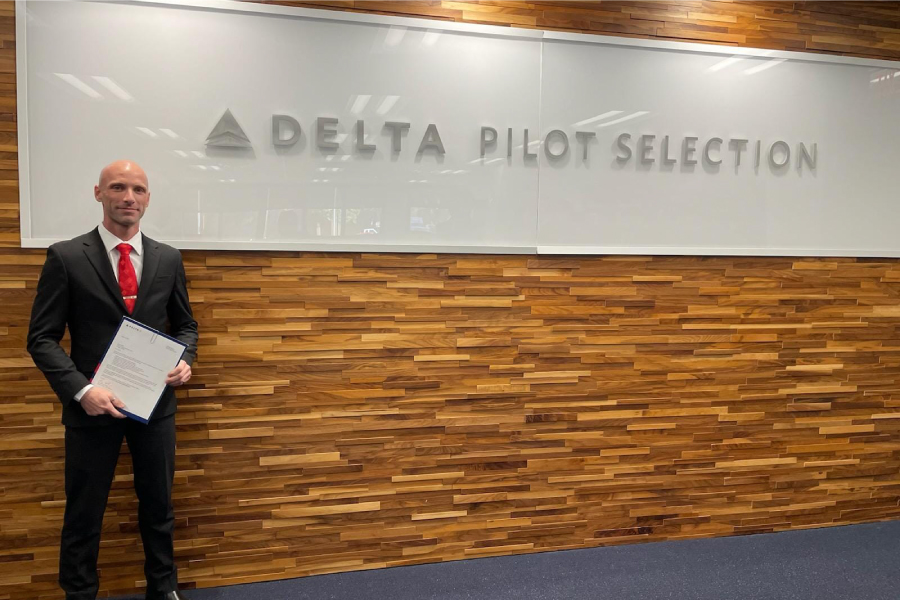 California Aeronautical University graduate and Navy veteran Aaron Hepps shares his journey to becoming an airline pilot